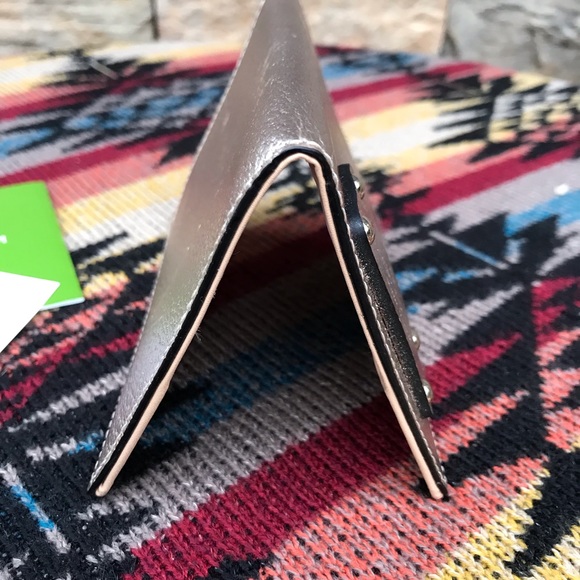 Kate Spade RoseGold Passport Holder retired - Picture 8 of 14